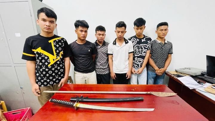 Các đối tượng và hung khí gây án.