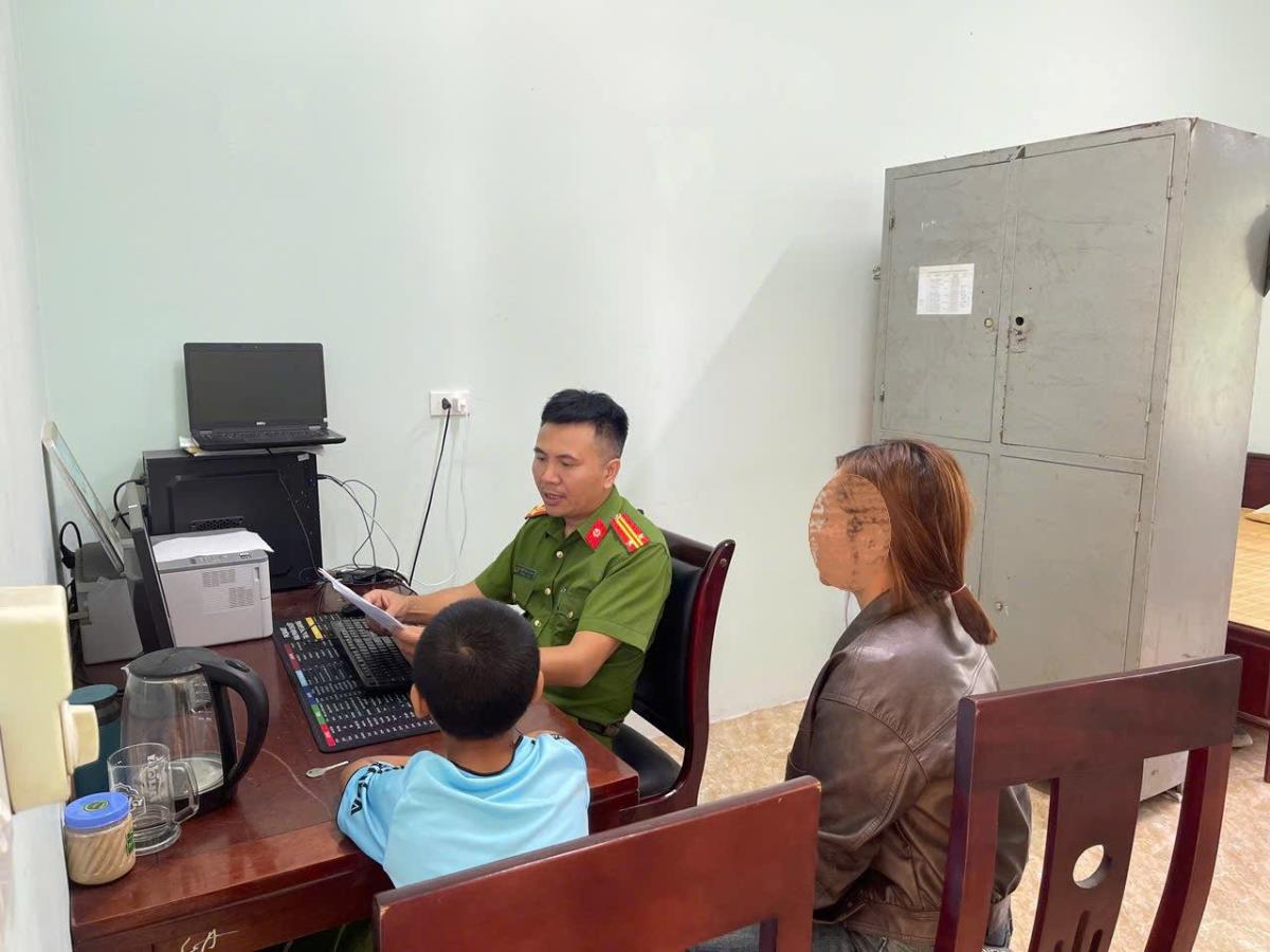 Công an xã Vân Du ghi nhận thông tin liên quan đến cháu N.H.T.