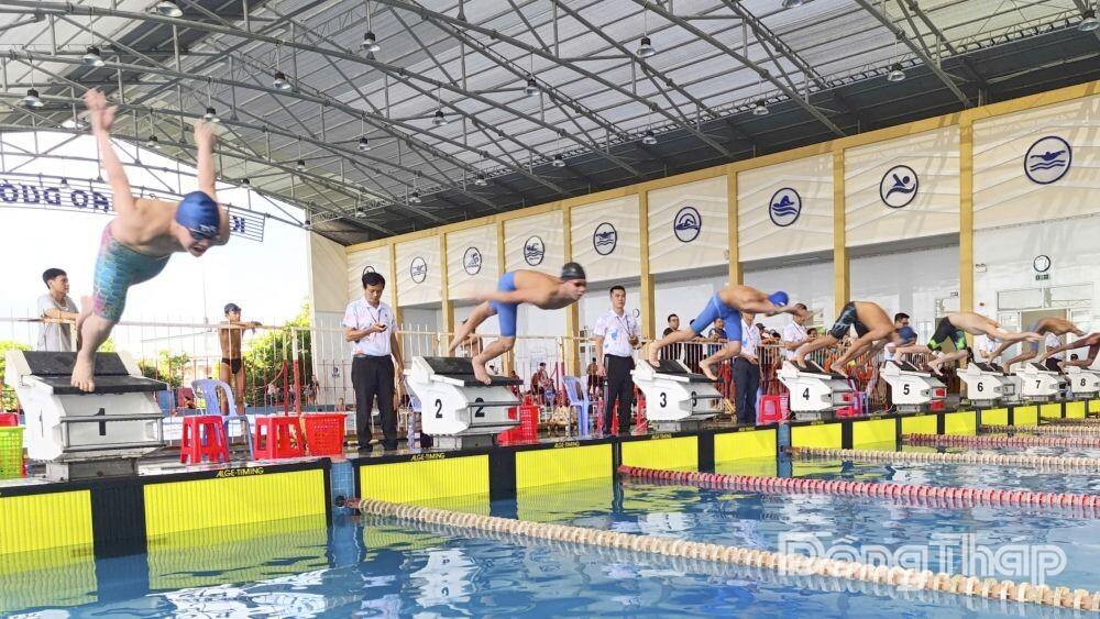 Các VĐV thi đấu tại giải.