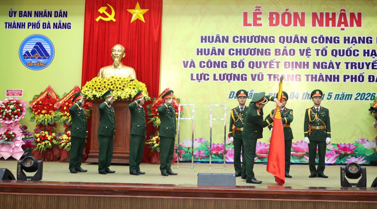 Lực lượng vũ trang TP Đà Nẵng đón nhận Huân chương Quân công hạng Nhất