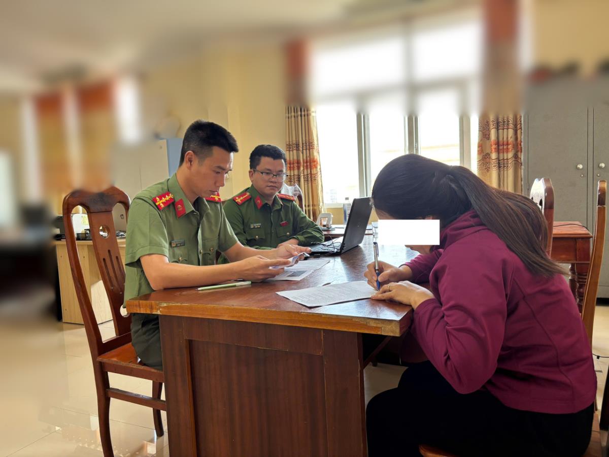 Bà L. viết cam kết không tái phạm.