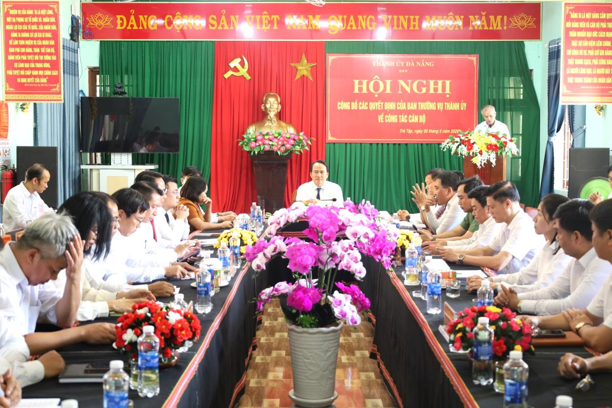 Các đại biểu dự hội nghị.
