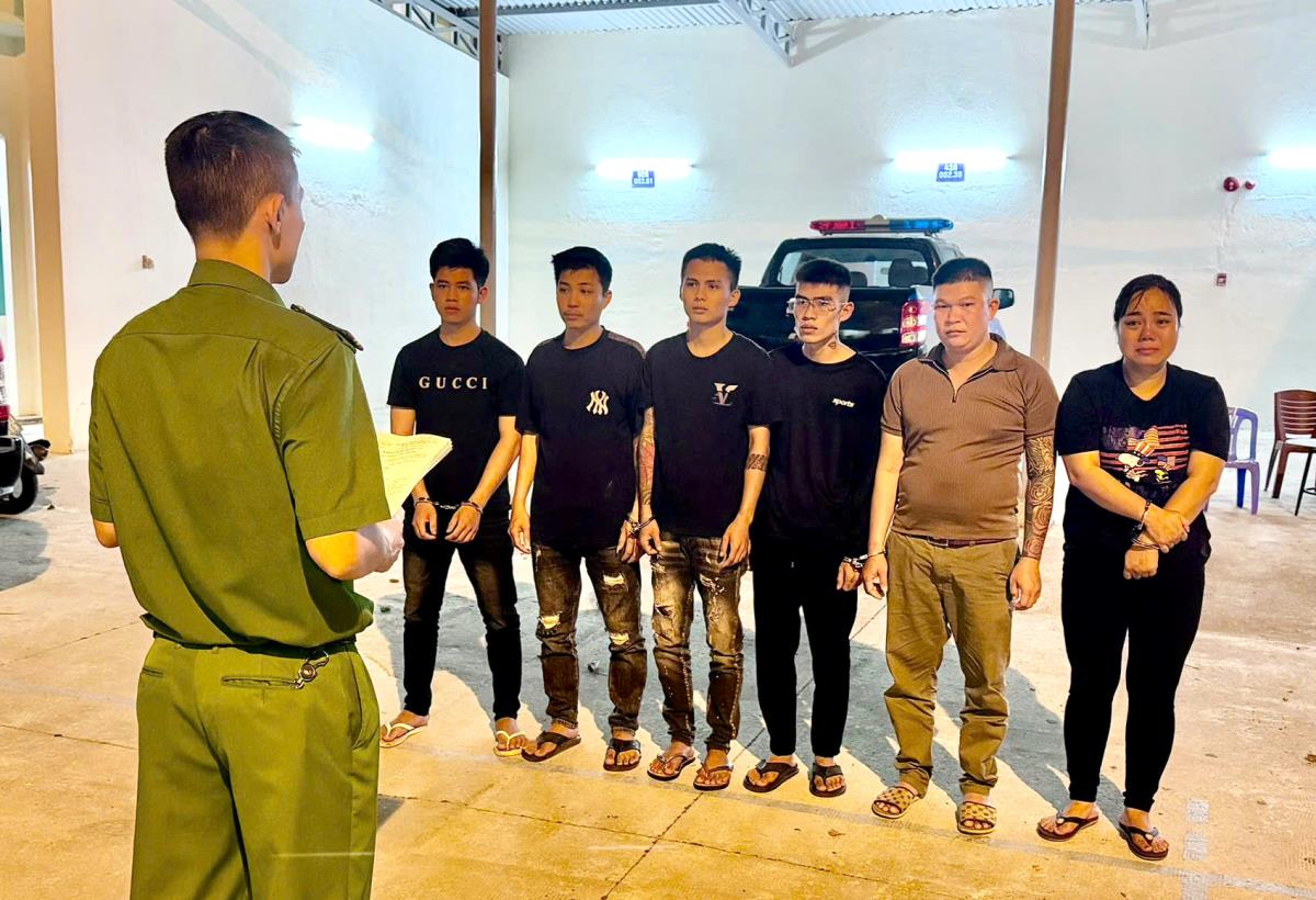 Triệt phá đường dây mua bán người dưới 16 tuổi núp bóng karaoke