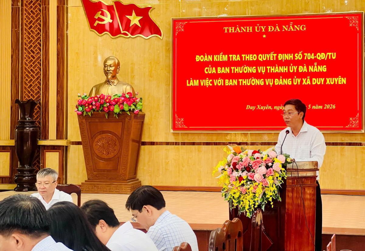 Phó Bí thư Thành ủy, Chủ tịch HĐND thành phố Đà Nẵng Nguyễn Đức Dũng chỉ đạo.