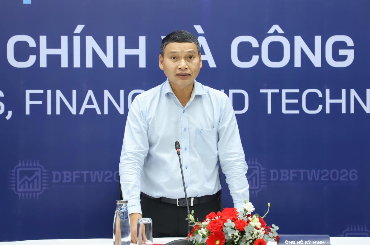 Phó Chủ tịch Thường trực UBND thành phố Hồ Kỳ Minh phát biểu tại họp báo.
