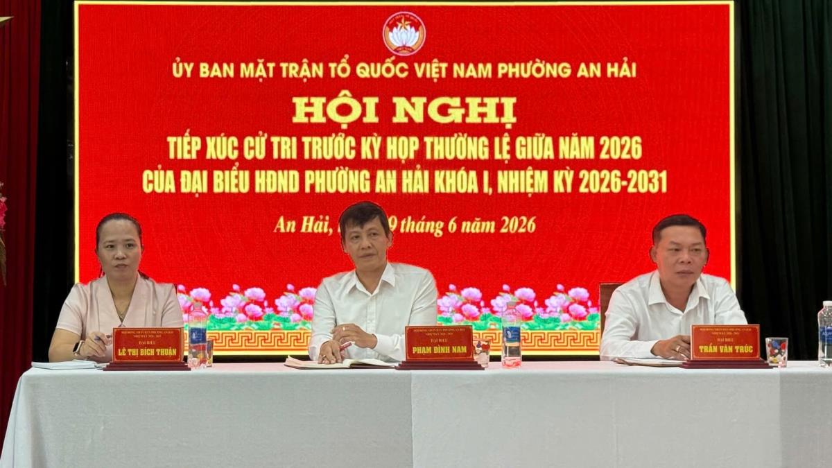 Tổ đại biểu số 3 nghe phản ánh từ các cử tri trước kỳ họp thường lệ.