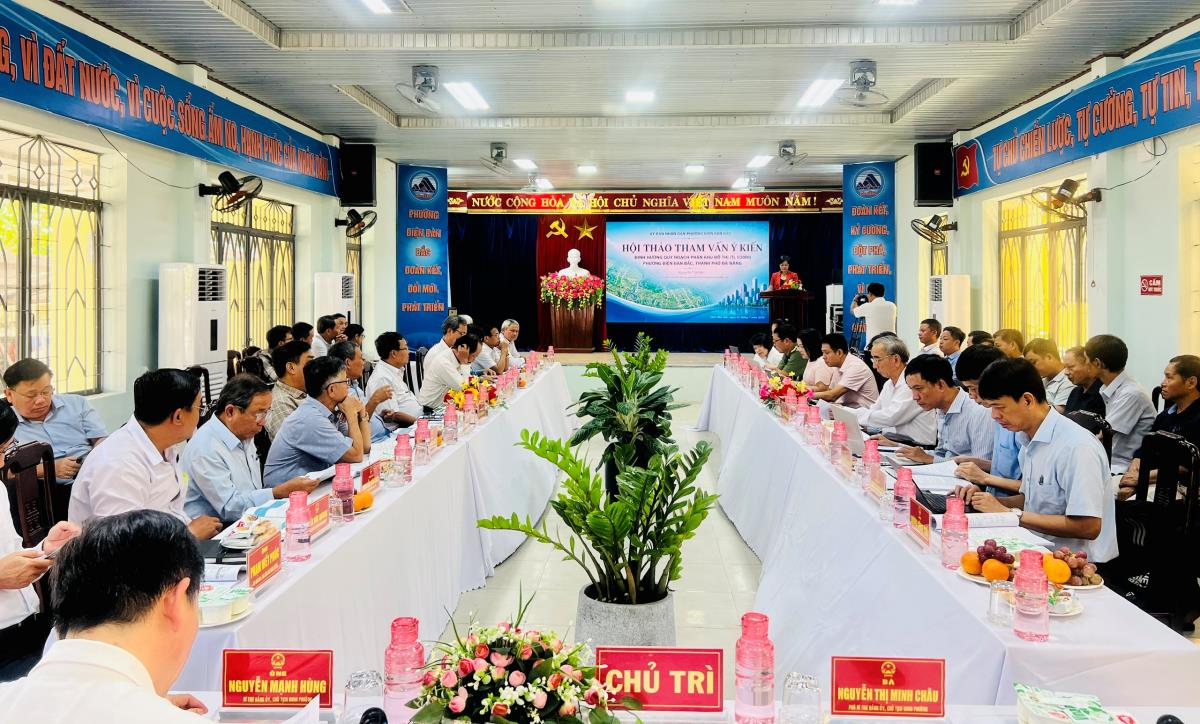 Bà Nguyễn Thị Minh Châu - Chủ tịch UBND phường Điện Bàn Bắc chia sẻ thông tin về định hướng quy hoạch.