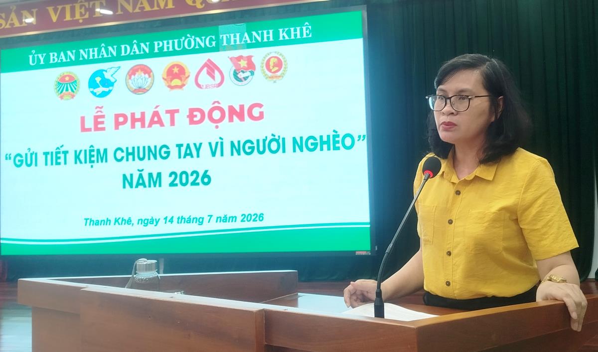 Khối các trường học tham gia gửi tiết kiệm tại lễ phát động.