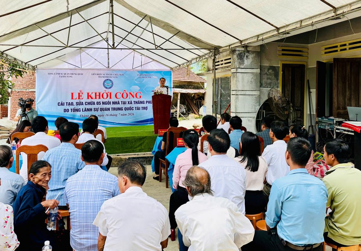 Lễ khởi công 5 sửa chữa ngôi nhà dành cho các hoàn thành khó khăn.