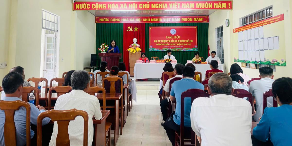 Đoàn Chủ tịch Đại hội.