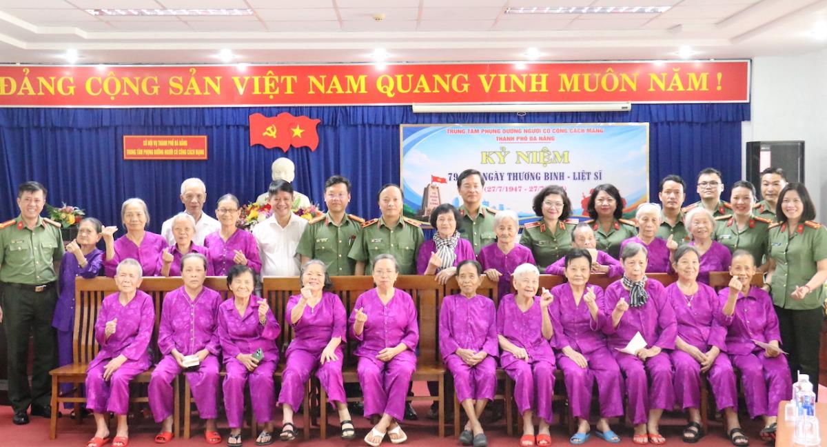 Bộ Công an tri ân các anh hùng liệt sỹ, người có công với cách mạng tại TP Đà Nẵng