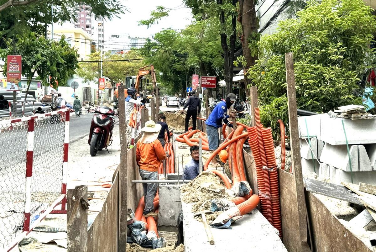 Thi công xây dựng mới cầu Biện (TP Đà Nẵng).