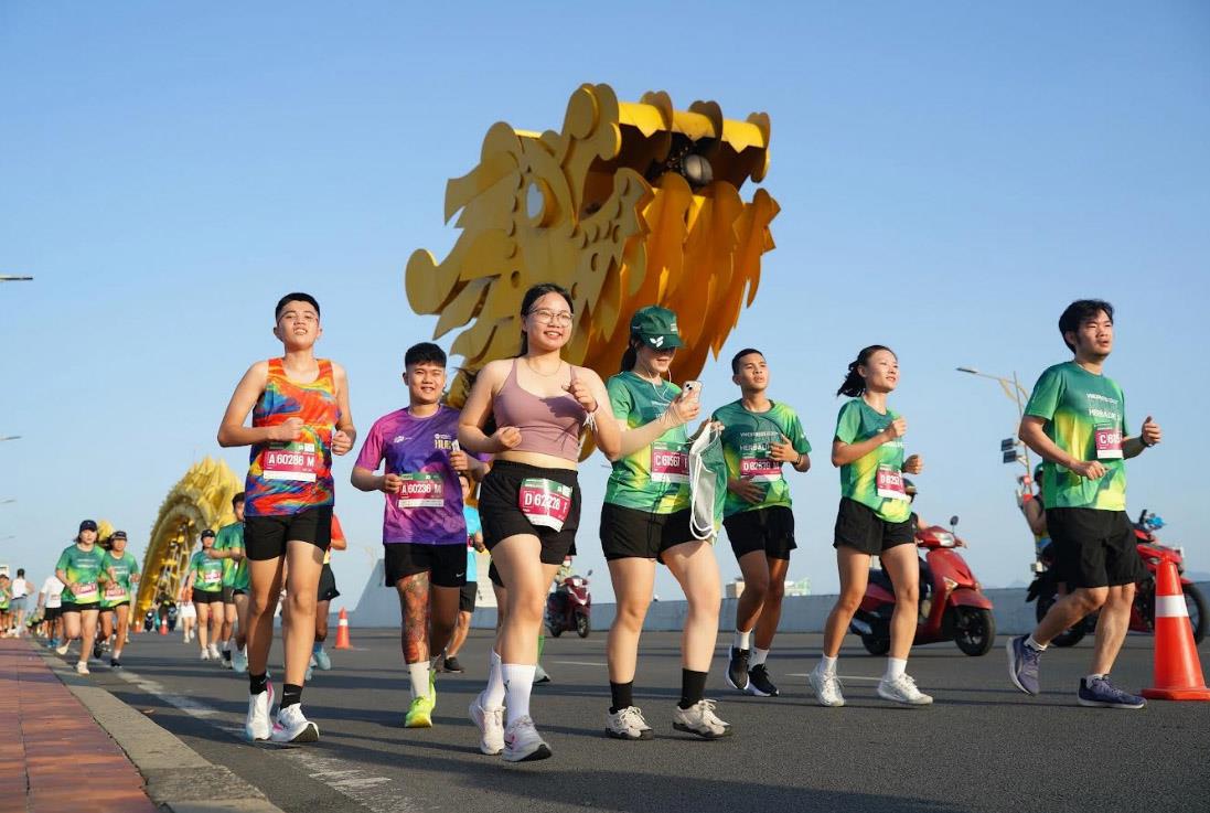 Lê Thị Lam về nhất cự ly 42km nữ.