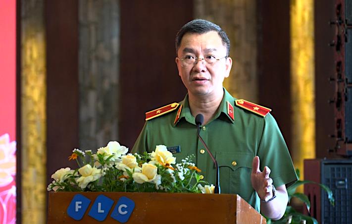 Toàn cảnh toạ đàm