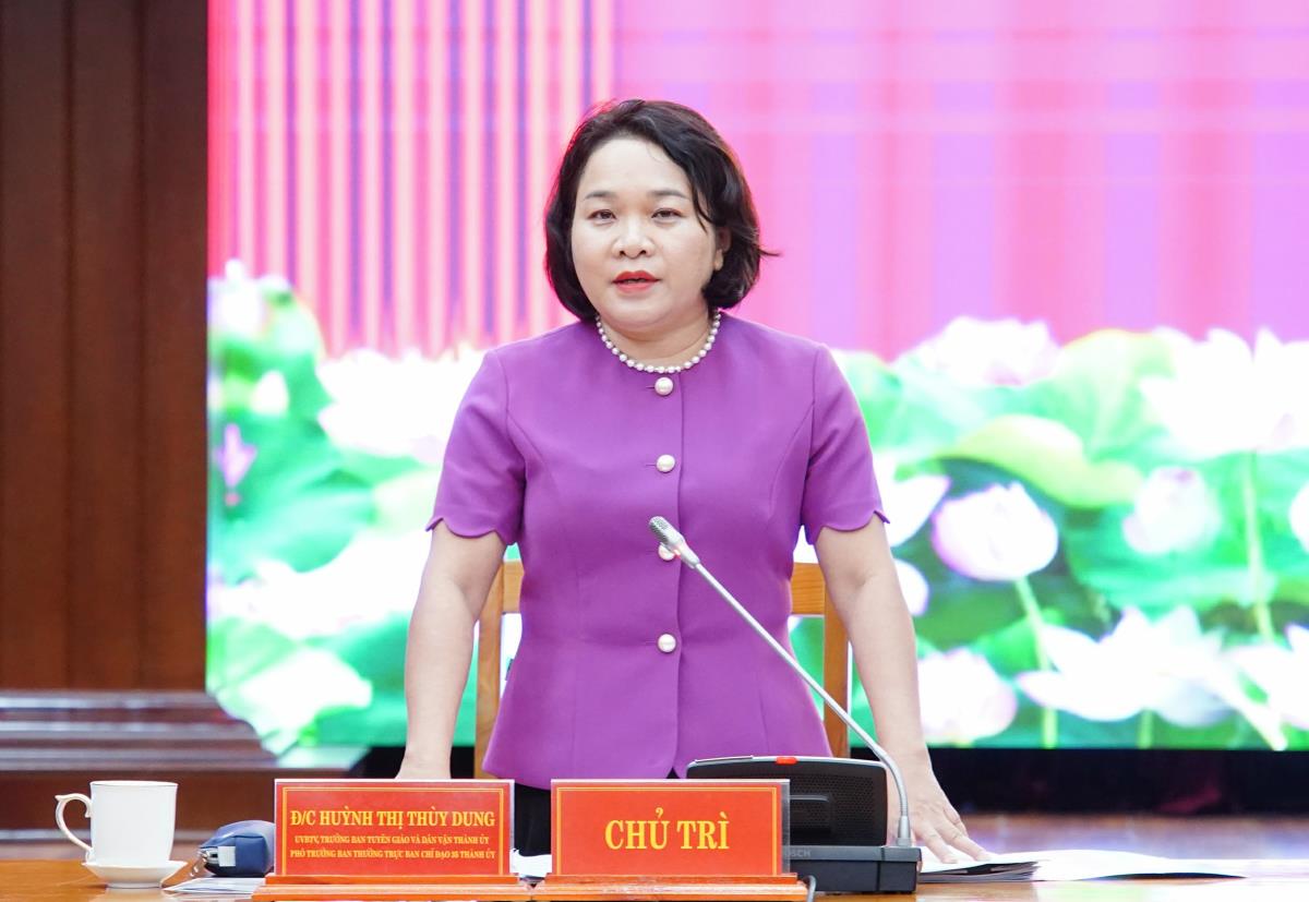 Trưởng Ban Tuyên giáo và Dân vận Thành ủy Huỳnh Thị Thùy Dung phát biểu chỉ đạo Hội nghị.