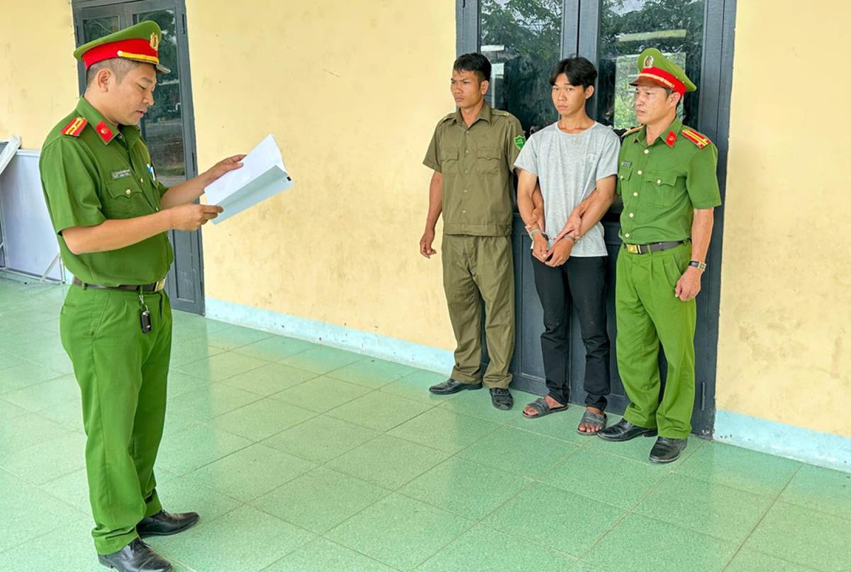 Công an xã Đông Giang bắt tạm giam đối tượng Lỷ Thành Đạt.