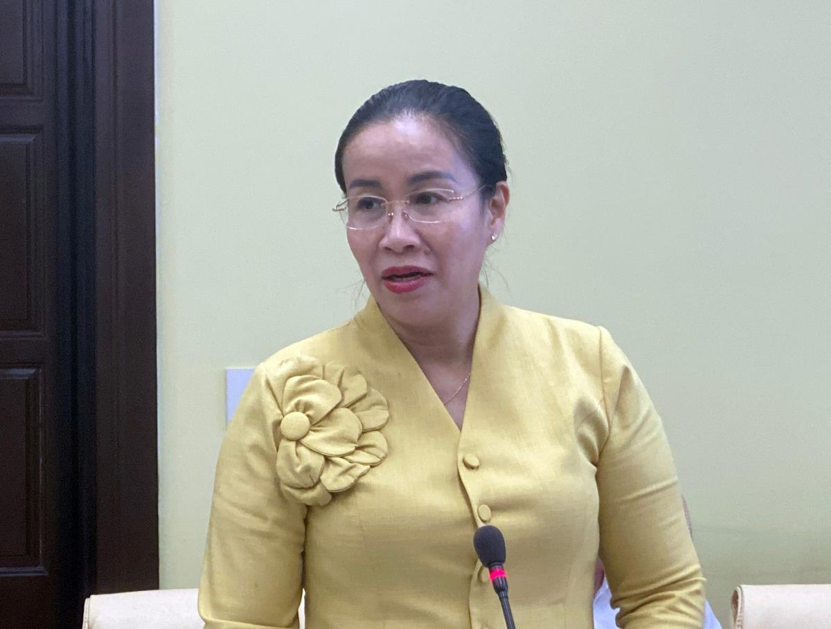 Quang cảnh buổi làm việc.
