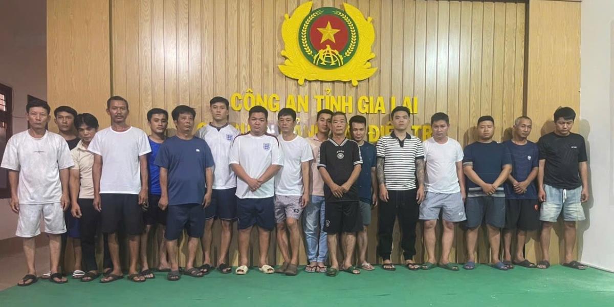 Các đối tượng tại cơ quan Công an. Ảnh: CAGL