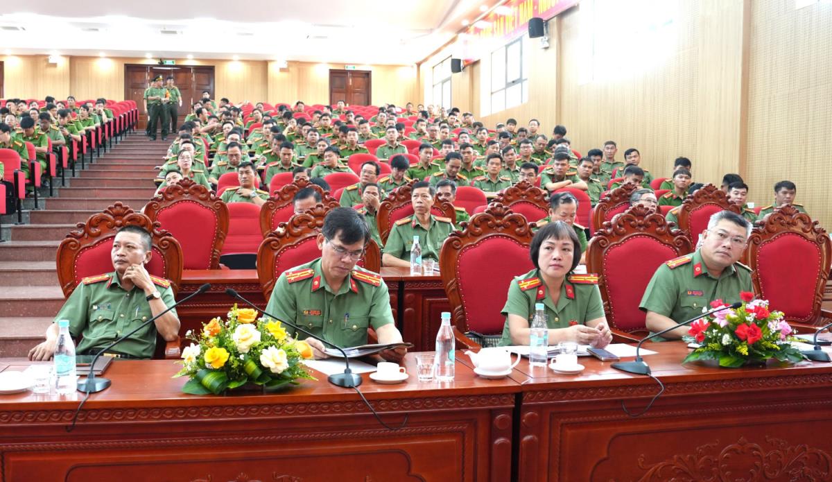 Các đại biểu dự Hội nghị.