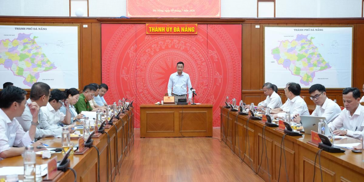 Phó Bí thư Thành ủy Ngô Xuân Thắng phát biểu tại phiên họp