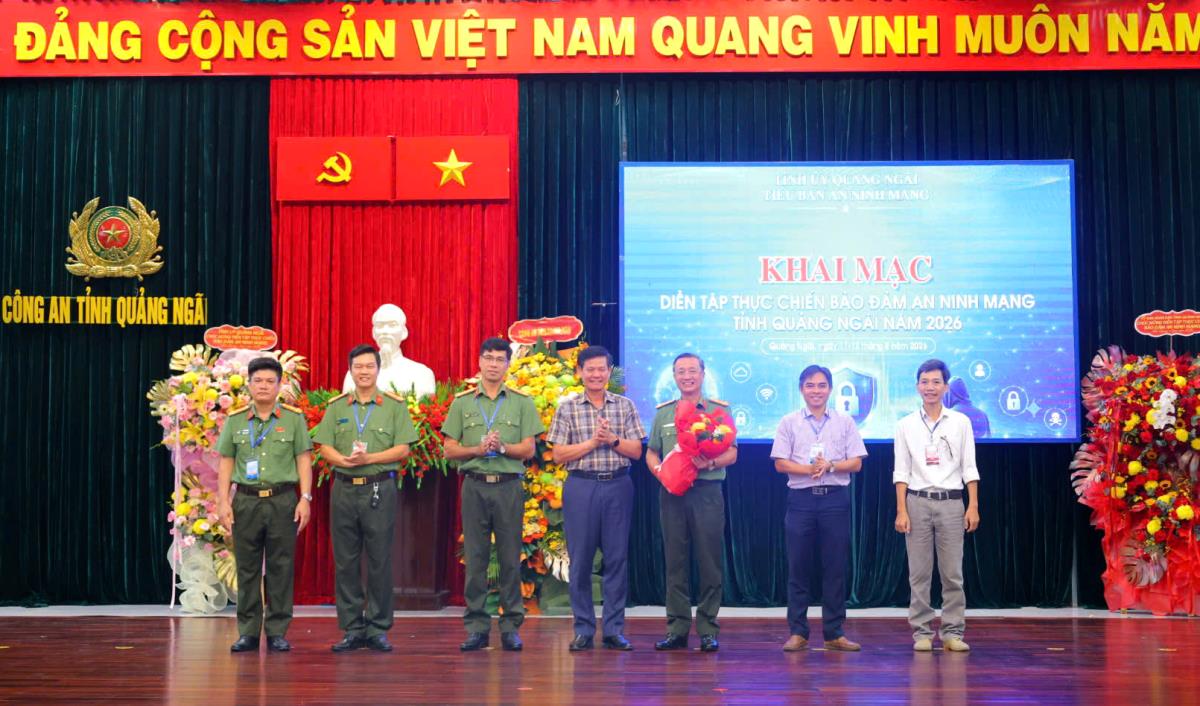 Ra mắt Đội ứng cứu sự cố an toàn thông tin mạng tỉnh Quảng Ngãi.