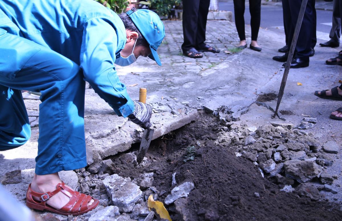 Mưa lớn gây ngập cục bộ tại đường Quang Trung vào mùa mưa 2025