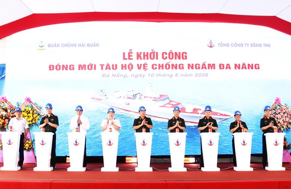 Tàu buồm chở hàng C457 do Tổng Công ty Sông Thu đóng mới cho đối tác ở Pháp.