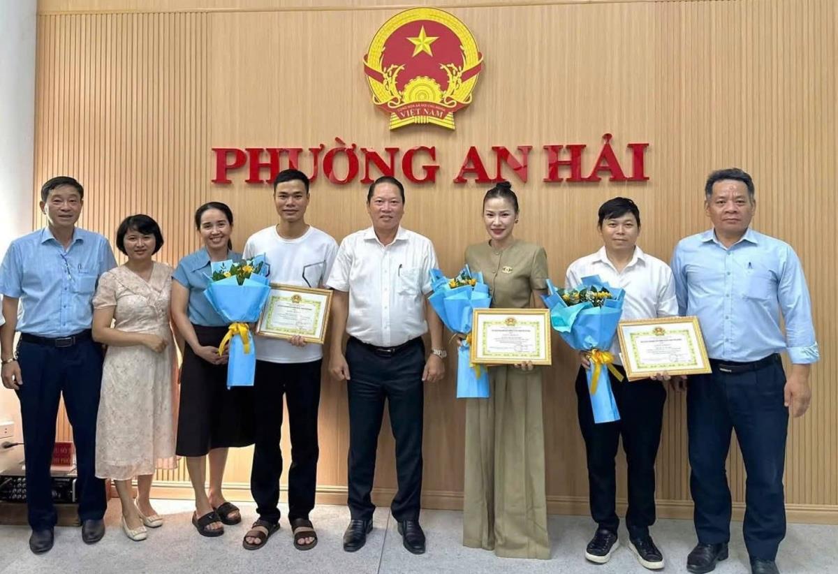 Anh Đỗ Quang Trí cùng khung cảnh trước vào sau khi dọn