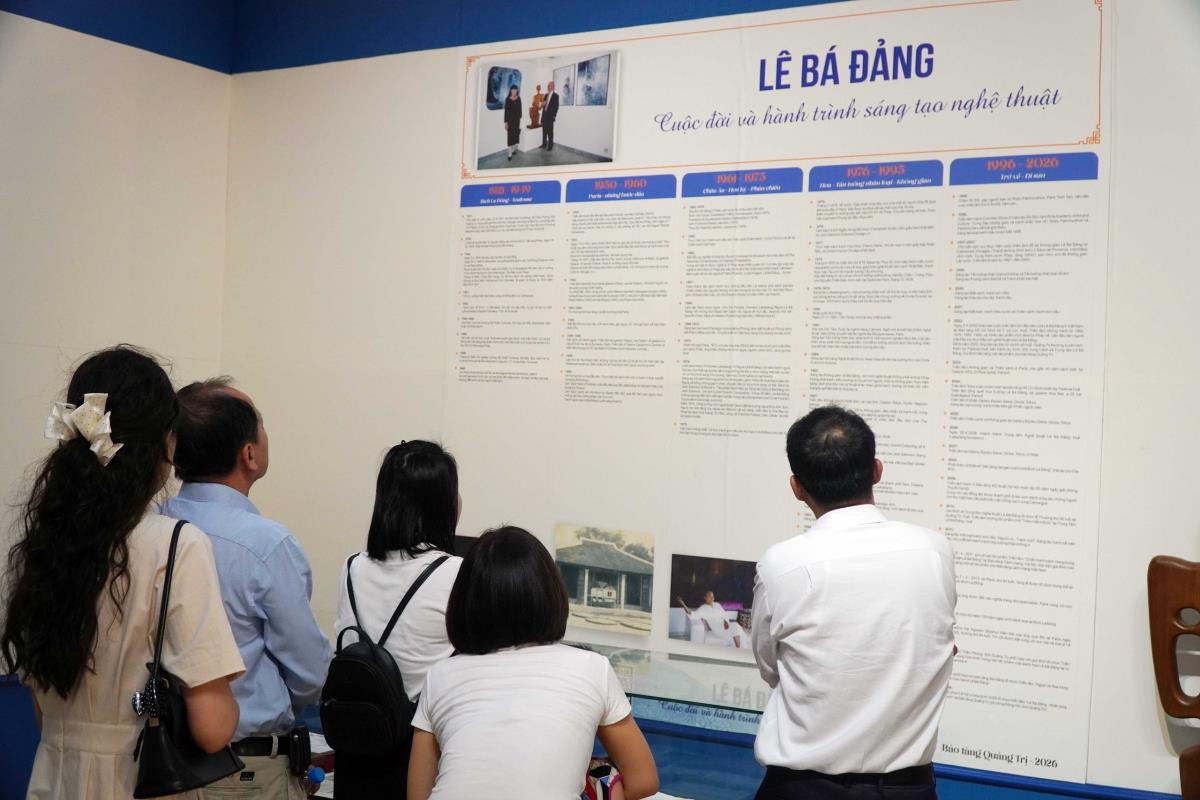 Khán giả quan tâm đến thấn thế, sự nghiệp của cố họa sĩ.