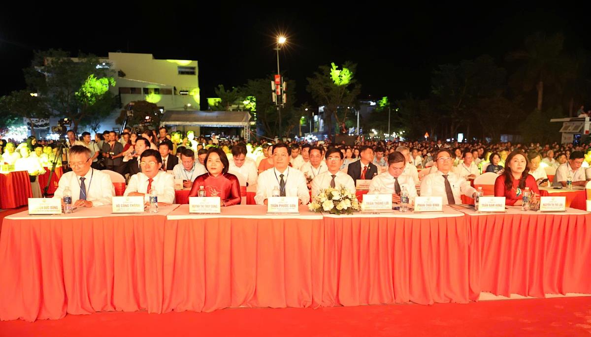 Các tiết mục văn nghệ tại lễ kỷ niệm.