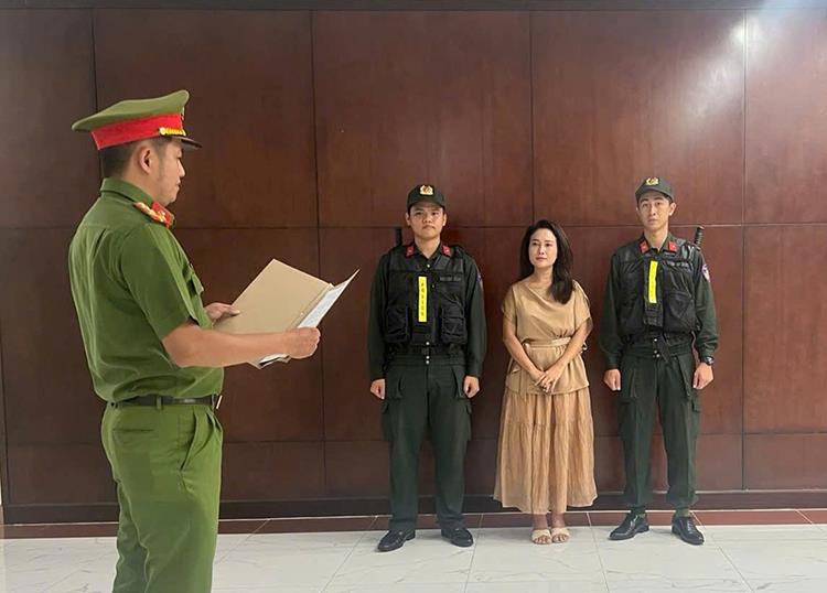 Cơ quan Công an khởi tố bị can đối với Nguyễn Thị Hiền và Nguyễn Thành Hiệp về hành vi: “Xâm phạm quyền tác giả, quyền liên quan”. Ảnh: C.A