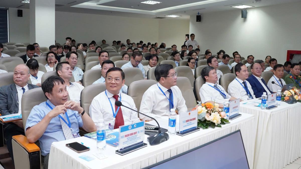 Lãnh đạo Bệnh viện Trung ương Huế và Bệnh viện Wonju Severance Christian ký kết biên bản ghi nhớ hợp tác về AI và chăm sóc sức khỏe số.