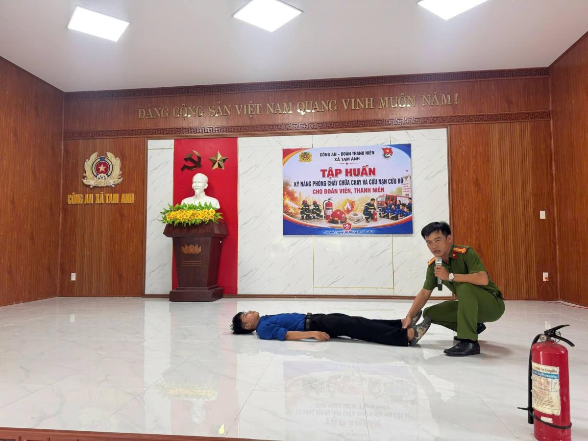 Quang cảnh buổi tập huấn.