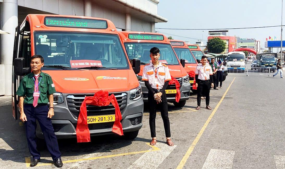 TP Đà Nẵng phấn đấu đến năm 2027 đạt tỷ lệ 100% xe buýt điện hoạt động tại khu vực đô thị. Trong ảnh: Tuyến xe buýt liền kề Đà Nẵng – Huế.