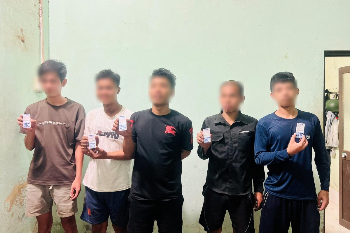 Công tác lấy lời khai được triển khai xuyên đêm nhằm mở rộng điều tra.