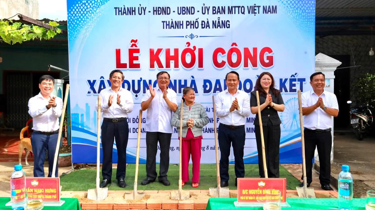 Khởi công xây dựng Nhà Đại đoàn kết cho hộ nghèo