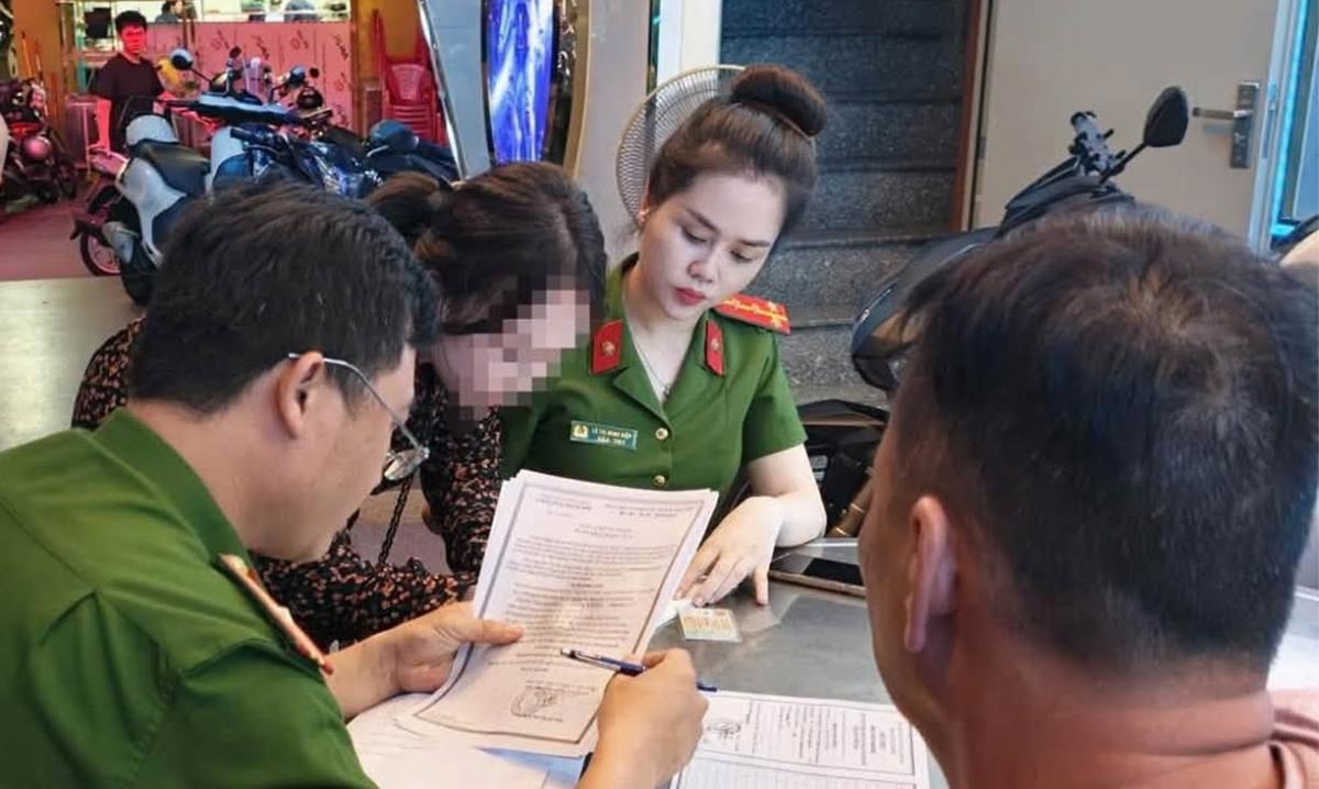 Hai đối tượng M.A., và Đ.P., bị bắt quả tang về hành vi tổ chức sử dụng trái phép chất ma túy.