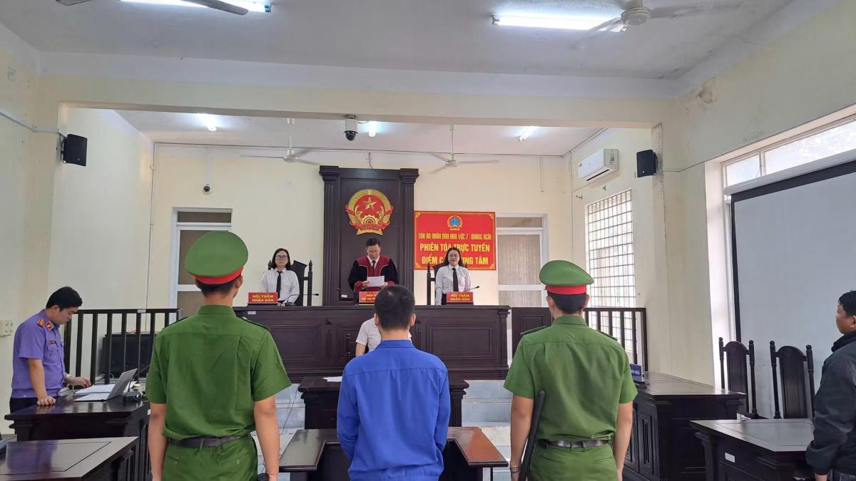 Phiên tòa xét xử bị cáo Minh.