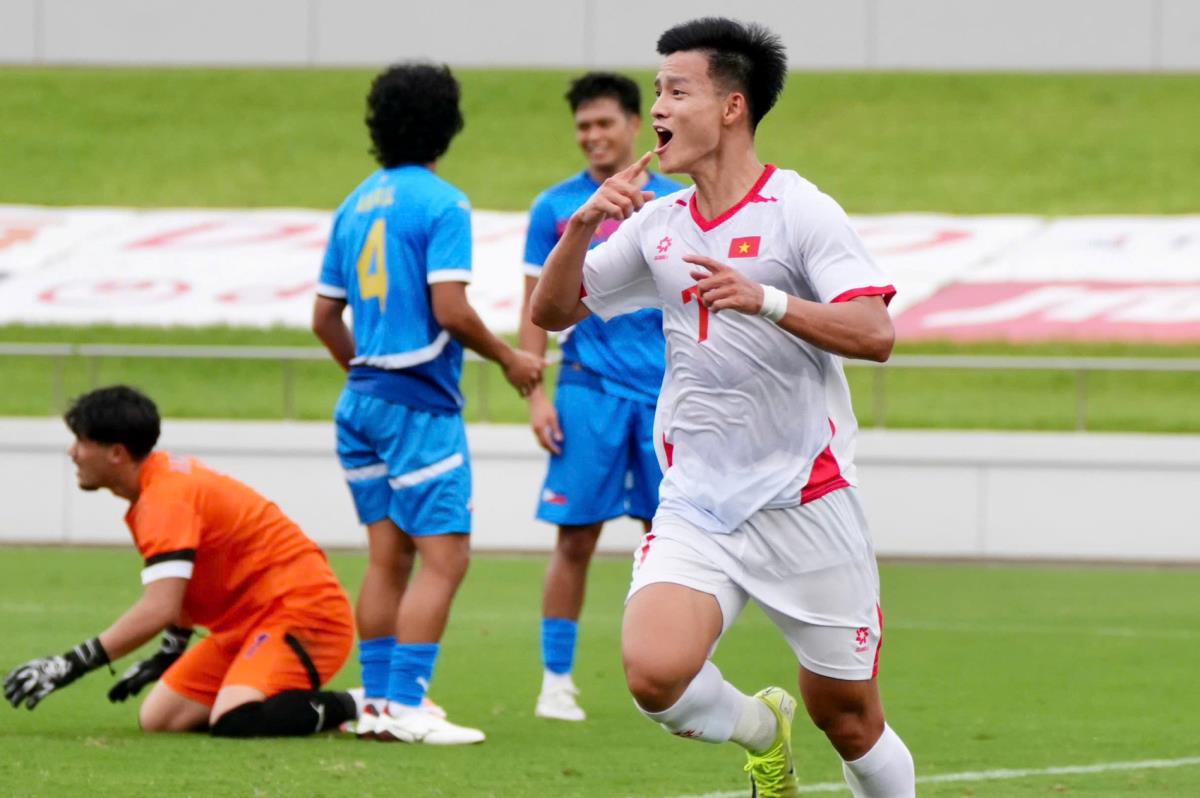 Thanh Nhàn khai thông bế bắc cho U.23 Việt Nam.