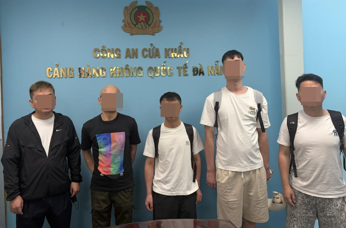 5 người nước ngoài vừa bị trục xuất.