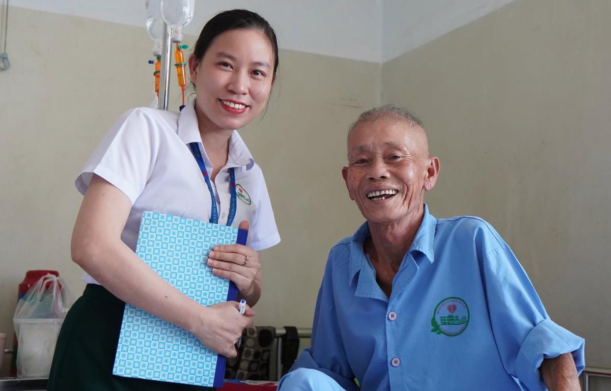 Niềm vui đến với bệnh nhân Nguyễn Đức Thuyết.