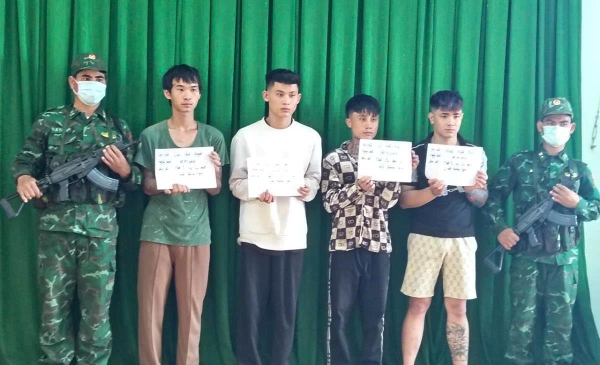 Các đối tượng bị bắt.