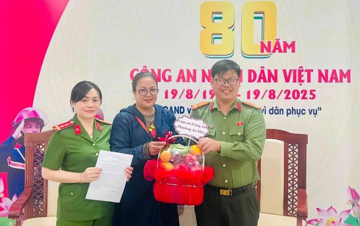 Phụ nữ Công an phường An Khê với mô hình “Mẹ đỡ đầu”.