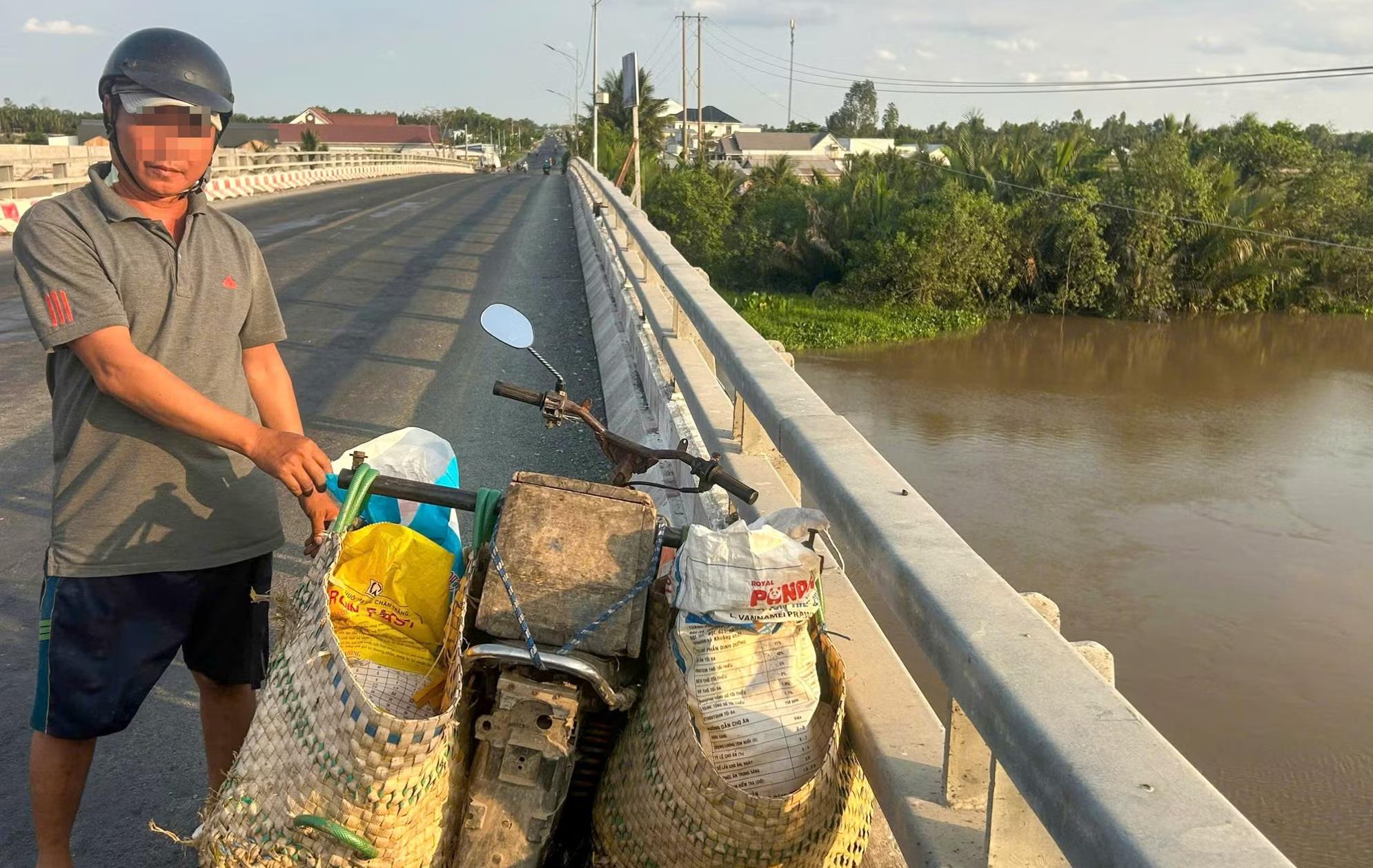 Xử lý người nhiều lần đổ trộm mảnh vỡ thuỷ tinh xuống sông
