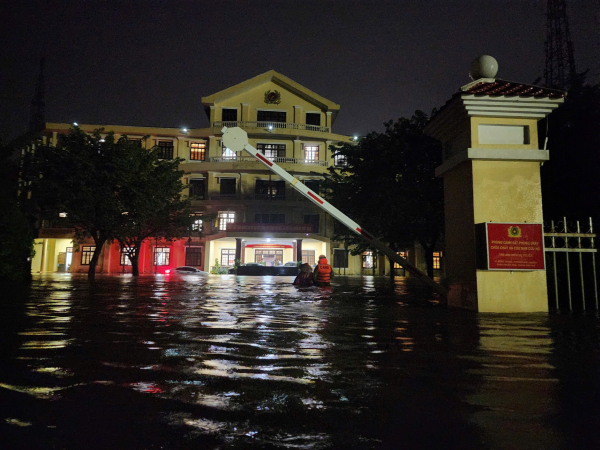 Hiện trường cầu Le No bị sập.