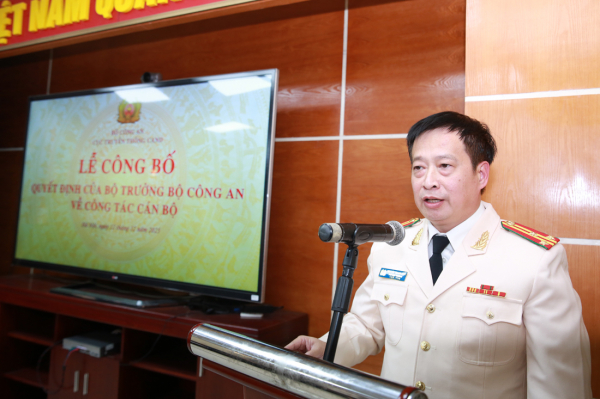 Thượng tá Nguyễn Thanh Bình phát biểu tại buổi lễ.