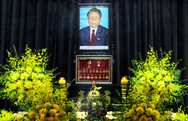 Linh cữu nguyên Chủ tịch nước Trần Đức Lương quàn tại Nhà tang lễ Quốc gia số 5 Trần Thánh Tông, Hà Nội.