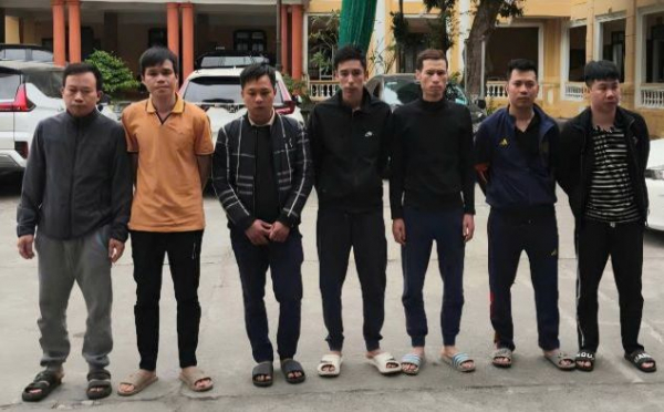 Nhiều điện thoại di động được sử dụng để phục vụ hành vi đánh bạc, rửa tiền.