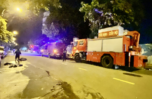 Hiện trường bị phong tỏa phục vụ công tác điều tra.