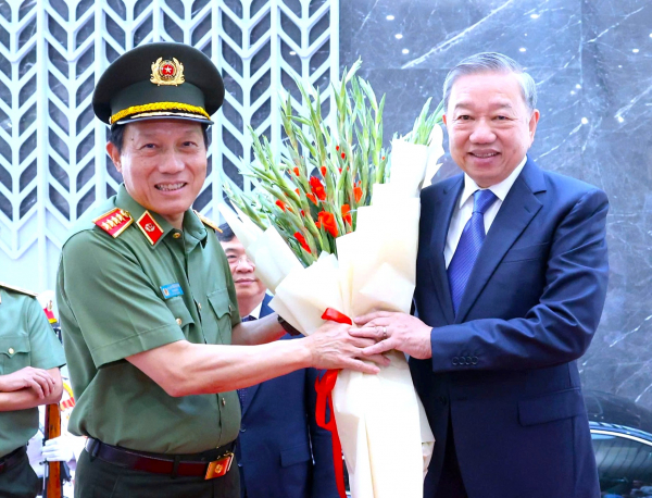 Các điển hình tiên tiến dự cuộc gặp mặt.